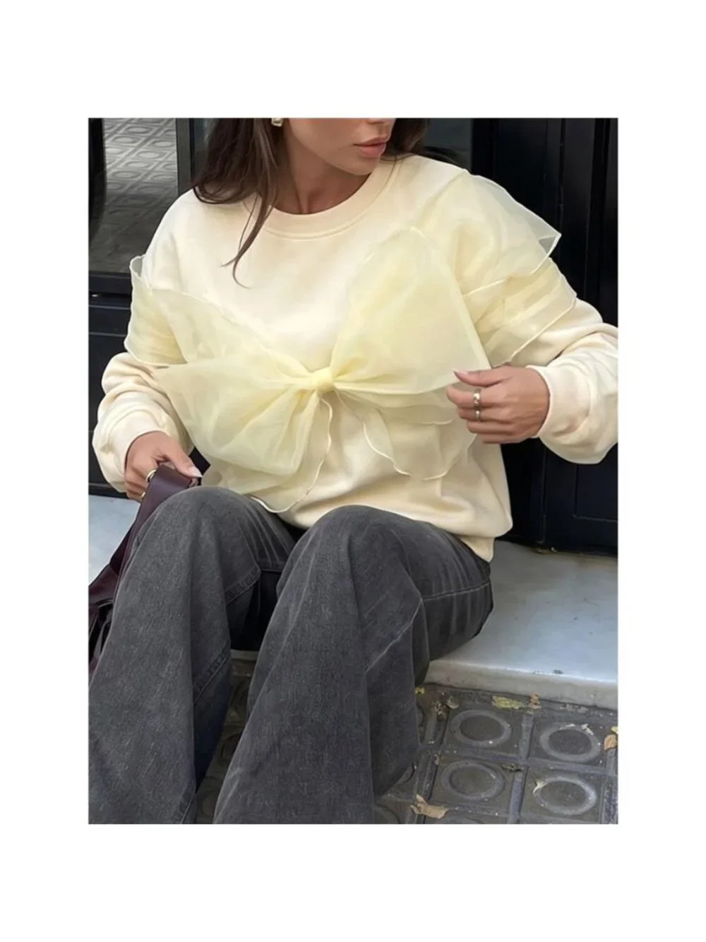 Bow Round Neck Long Sleeve Sweatshirt